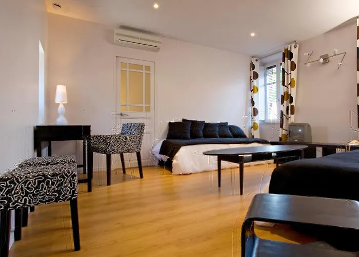 De L'octroi 3* Καρκασόν